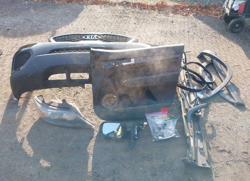 Photo 12 of 2012 Kia Sorento LX (VIN 5XYKTCA65CG198125)