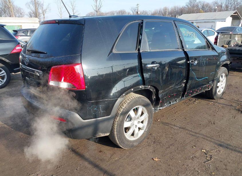 Photo 4 of 2012 Kia Sorento LX (VIN 5XYKTCA65CG198125)