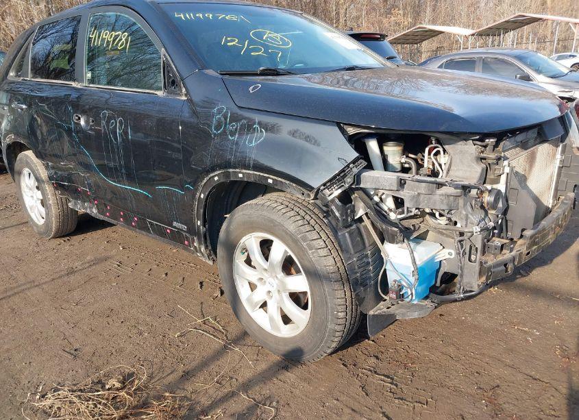 Photo 6 of 2012 Kia Sorento LX (VIN 5XYKTCA65CG198125)