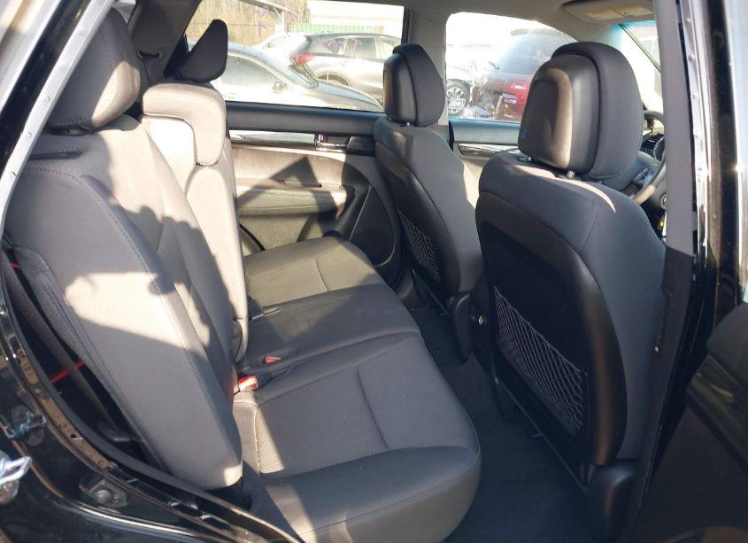 Photo 8 of 2012 Kia Sorento LX (VIN 5XYKTCA65CG198125)
