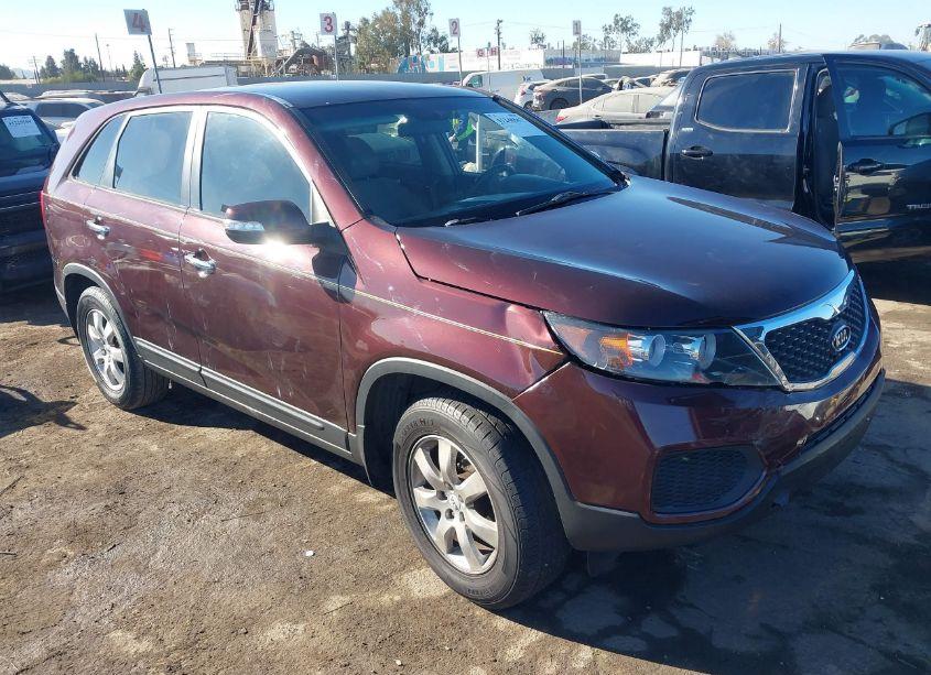 2012 Kia Sorento LX (VIN 5XYKTCA65CG223069) main photo