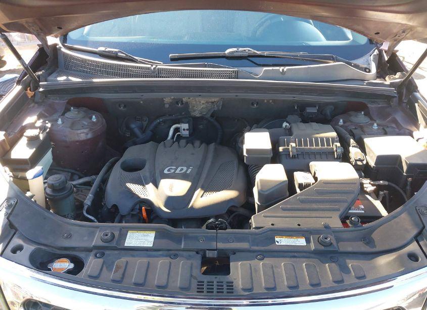 Photo 10 of 2012 Kia Sorento LX (VIN 5XYKTCA65CG223069)