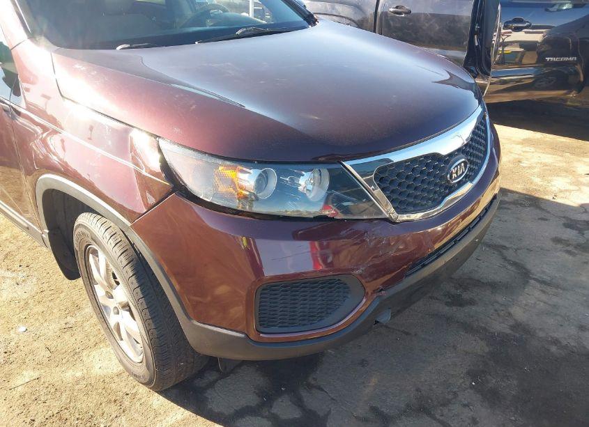 Photo 6 of 2012 Kia Sorento LX (VIN 5XYKTCA65CG223069)