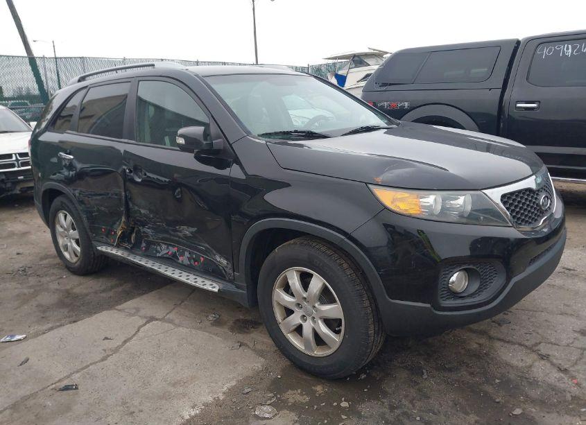 2012 Kia Sorento LX (VIN 5XYKTCA65CG256945) main photo