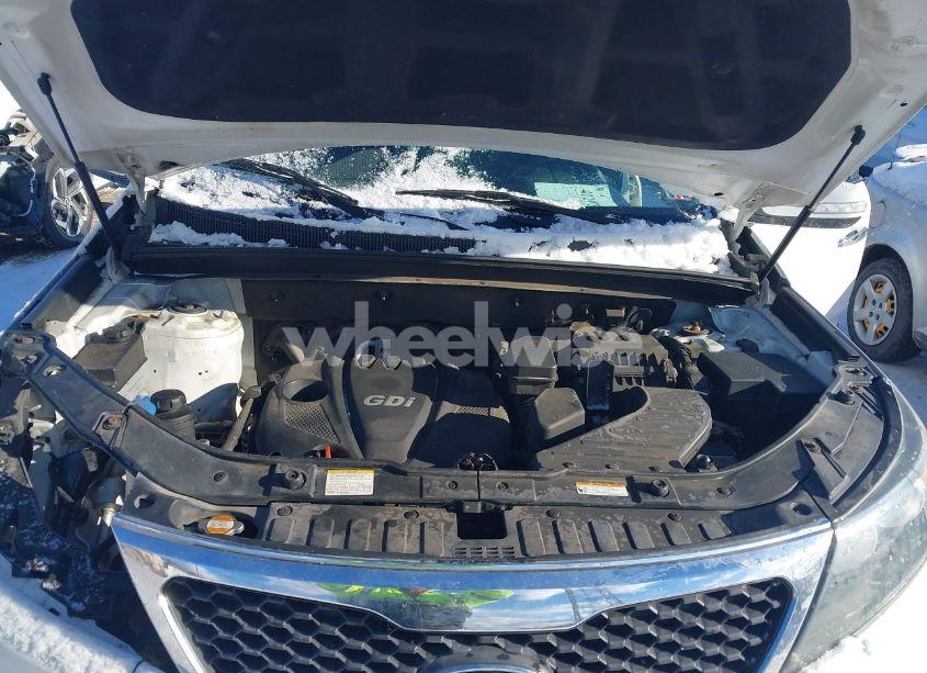Photo 10 of 2013 Kia Sorento LX (VIN 5XYKTCA65DG321956)