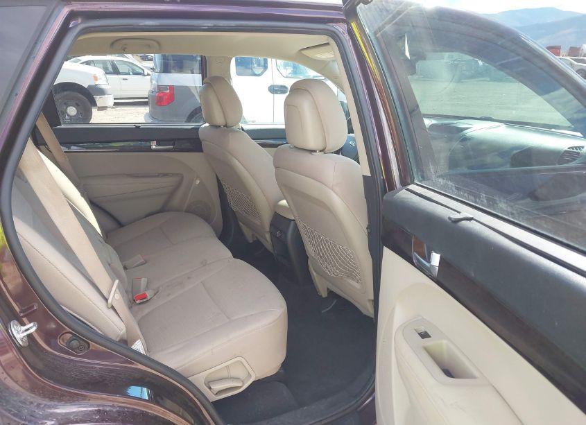 Photo 8 of 2014 Kia Sorento LX (VIN 5XYKTCA65EG438857)