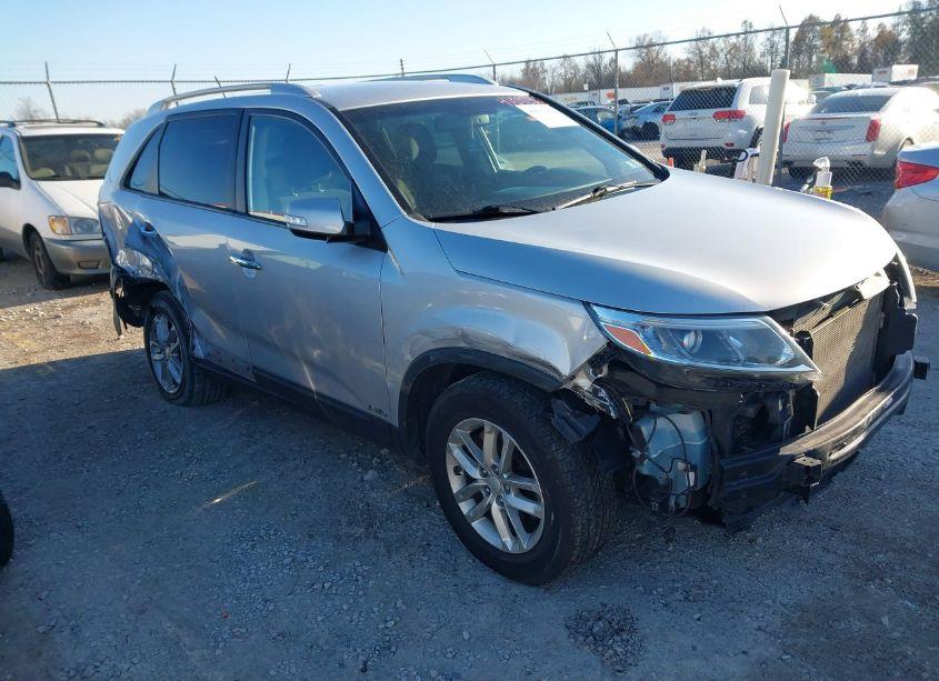 2014 Kia Sorento LX (VIN 5XYKTCA65EG488898) main photo