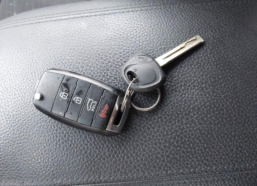 Photo 11 of 2014 Kia Sorento LX (VIN 5XYKTCA65EG488898)