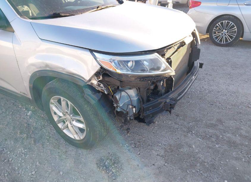 Photo 12 of 2014 Kia Sorento LX (VIN 5XYKTCA65EG488898)