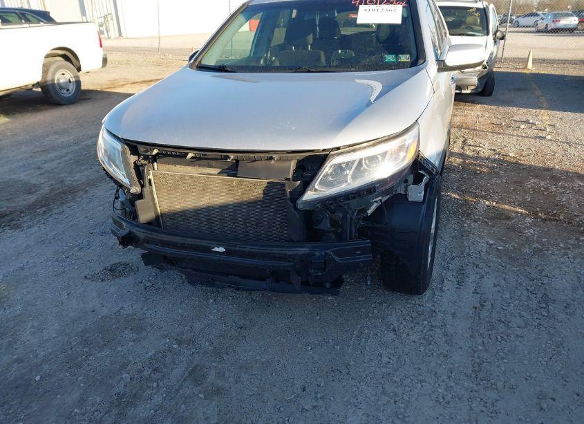 Photo 13 of 2014 Kia Sorento LX (VIN 5XYKTCA65EG488898)