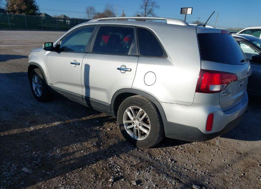 Photo 3 of 2014 Kia Sorento LX (VIN 5XYKTCA65EG488898)