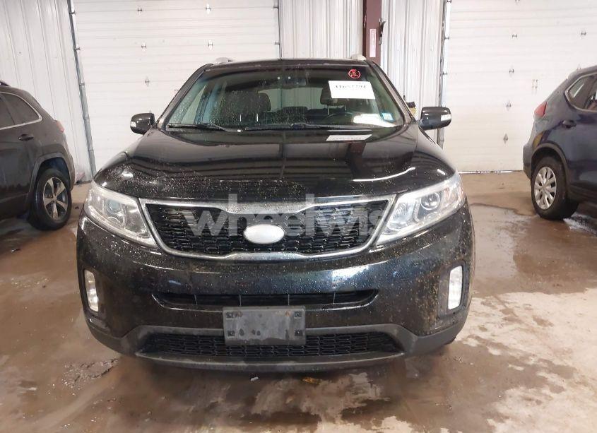 Photo 12 of 2015 Kia Sorento LX (VIN 5XYKTCA65FG554108)