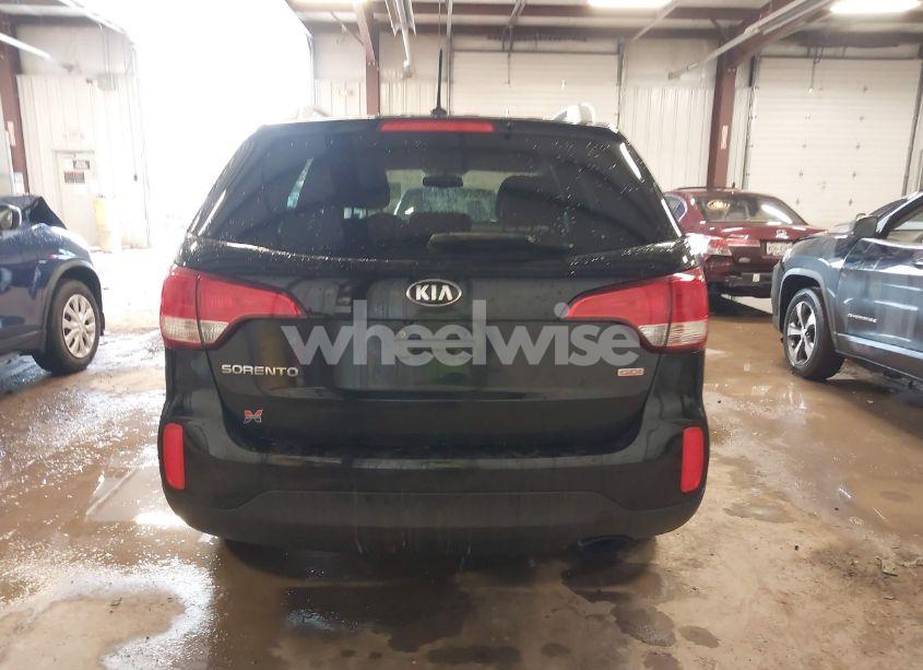 Photo 16 of 2015 Kia Sorento LX (VIN 5XYKTCA65FG554108)