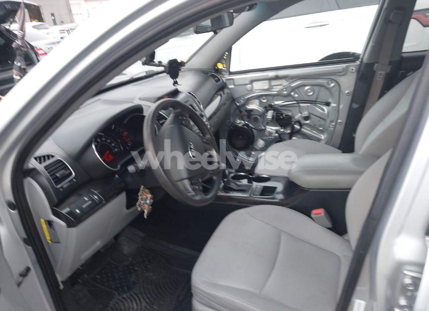 Photo 5 of 2015 Kia Sorento LX (VIN 5XYKTCA65FG567974)
