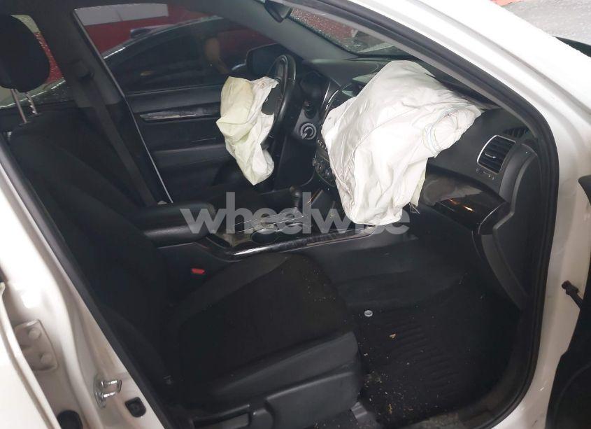 Photo 5 of 2015 Kia Sorento LX (VIN 5XYKTCA65FG585570)