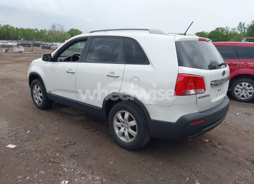 Photo 3 of 2012 Kia Sorento LX (VIN 5XYKTCA66CG225672)