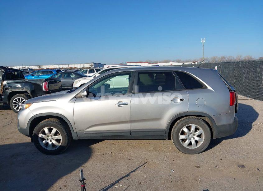 Photo 14 of 2012 Kia Sorento LX (VIN 5XYKTCA66CG279229)