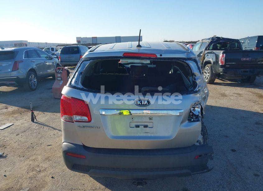 Photo 16 of 2012 Kia Sorento LX (VIN 5XYKTCA66CG279229)