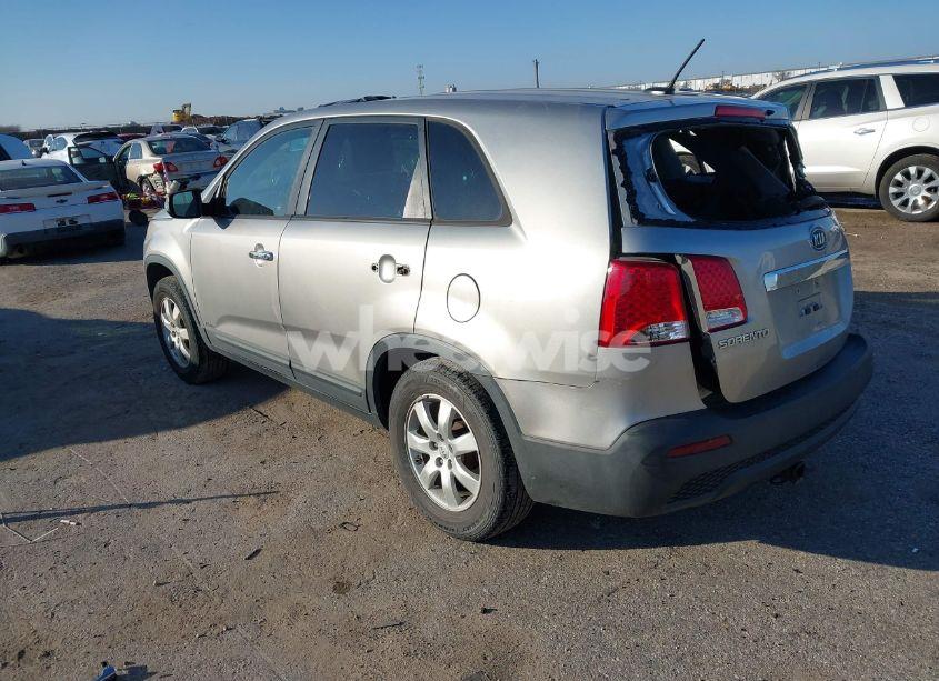 Photo 3 of 2012 Kia Sorento LX (VIN 5XYKTCA66CG279229)
