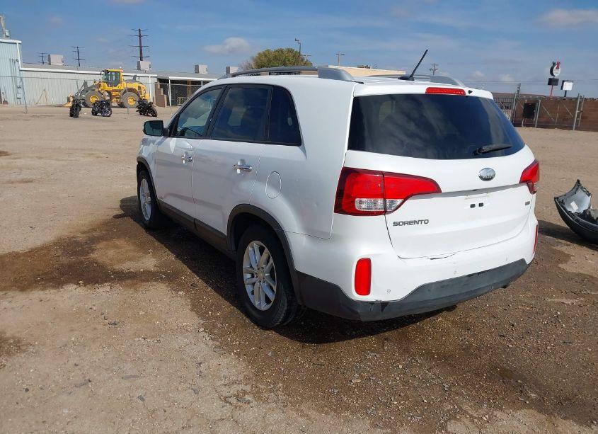 Photo 3 of 2014 Kia Sorento LX (VIN 5XYKTCA66EG451102)