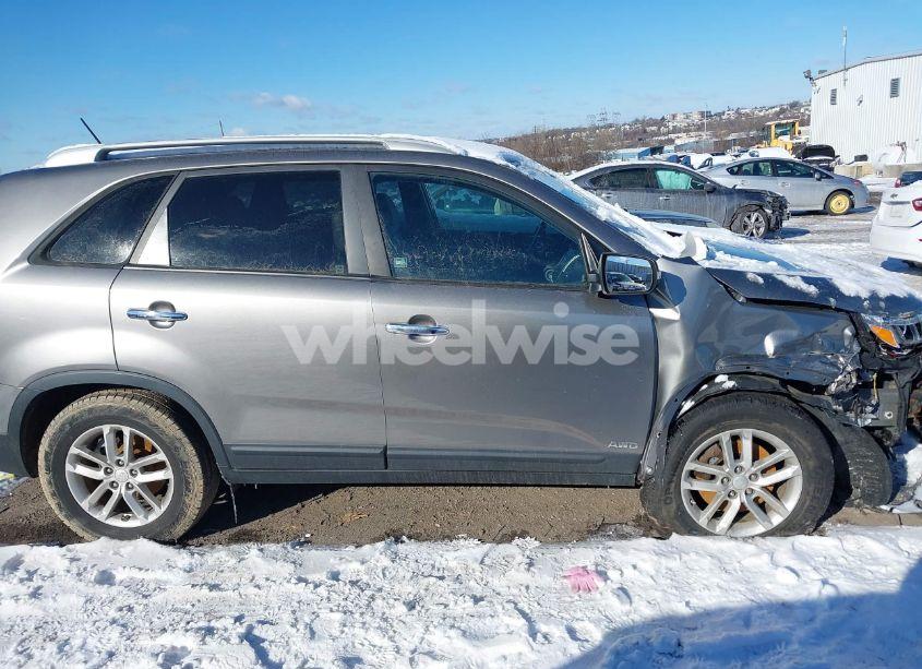 Photo 13 of 2014 Kia Sorento LX (VIN 5XYKTCA66EG479353)
