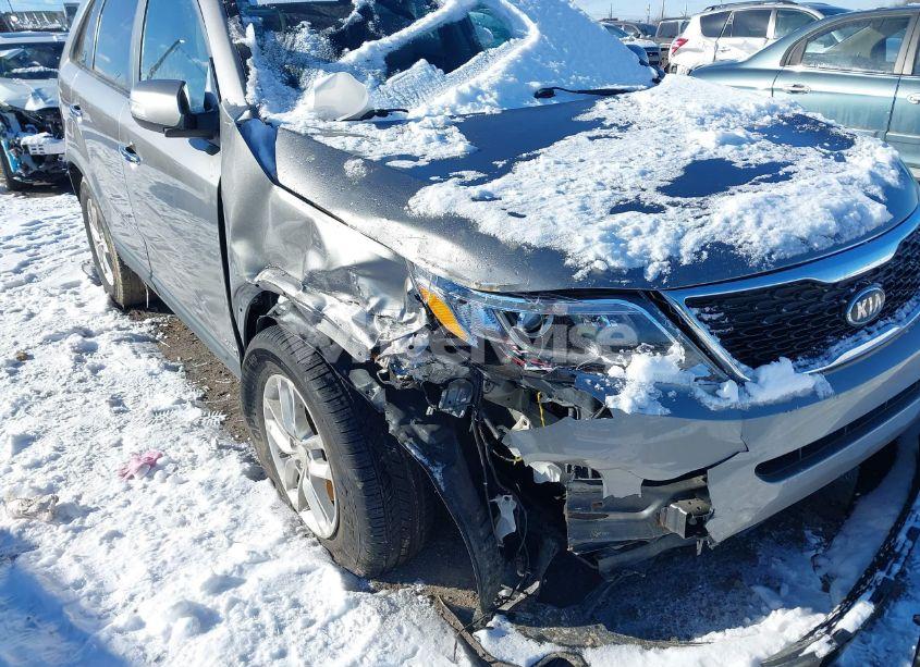 Photo 6 of 2014 Kia Sorento LX (VIN 5XYKTCA66EG479353)