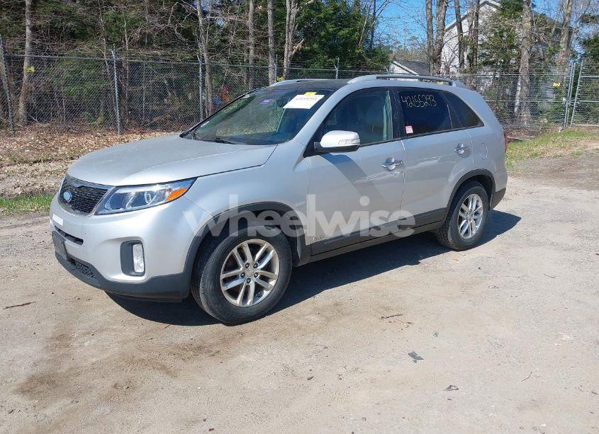 Photo 2 of 2014 Kia Sorento LX (VIN 5XYKTCA66EG506003)
