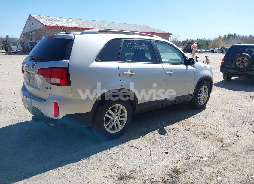 Photo 4 of 2014 Kia Sorento LX (VIN 5XYKTCA66EG506003)