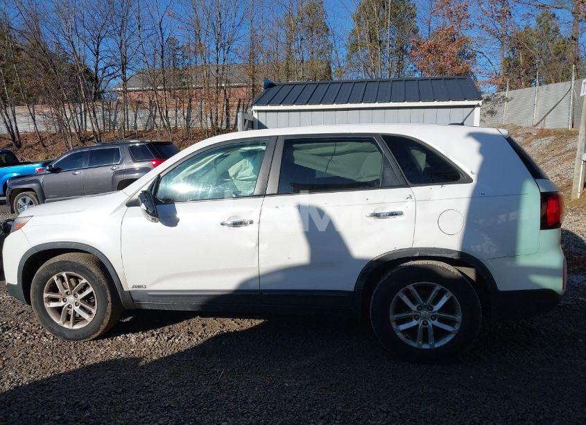 Photo 14 of 2014 Kia Sorento LX (VIN 5XYKTCA66EG515798)