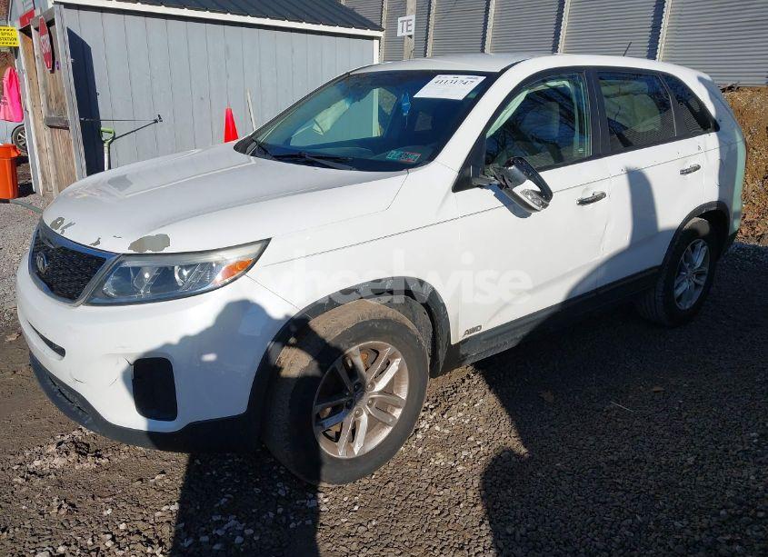 Photo 2 of 2014 Kia Sorento LX (VIN 5XYKTCA66EG515798)