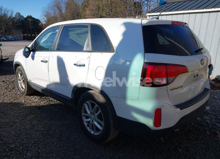 Photo 3 of 2014 Kia Sorento LX (VIN 5XYKTCA66EG515798)