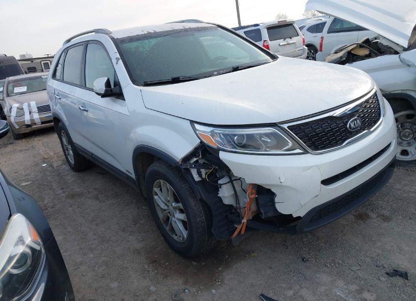 2015 Kia Sorento LX (VIN 5XYKTCA66FG609908) main photo