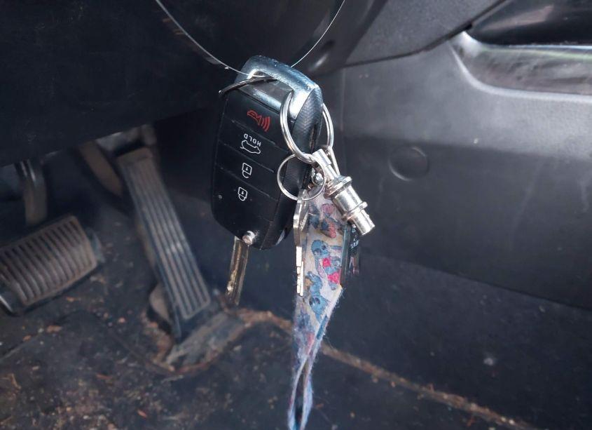 Photo 11 of 2015 Kia Sorento LX (VIN 5XYKTCA66FG609908)