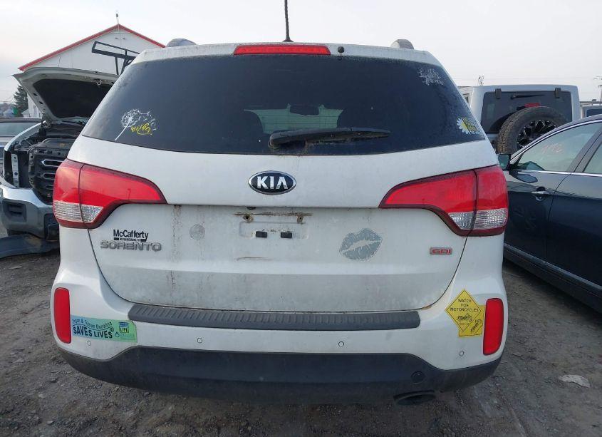Photo 16 of 2015 Kia Sorento LX (VIN 5XYKTCA66FG609908)