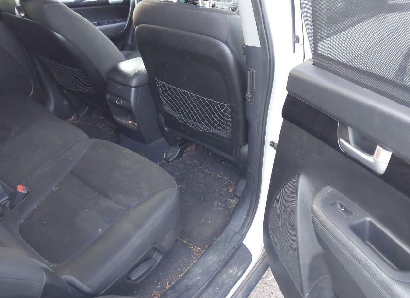 Photo 8 of 2015 Kia Sorento LX (VIN 5XYKTCA66FG609908)