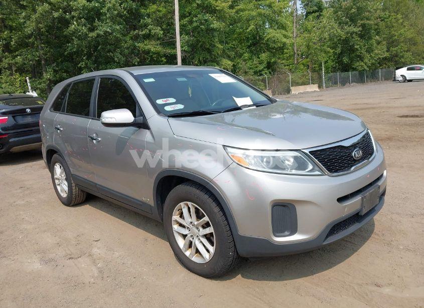 2015 Kia Sorento LX (VIN 5XYKTCA66FG654959) main photo