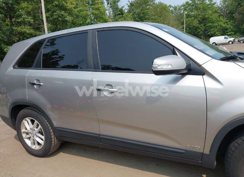 Photo 13 of 2015 Kia Sorento LX (VIN 5XYKTCA66FG654959)