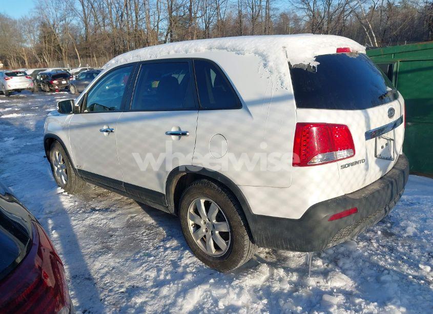 Photo 3 of 2012 Kia Sorento LX (VIN 5XYKTCA67CG276386)