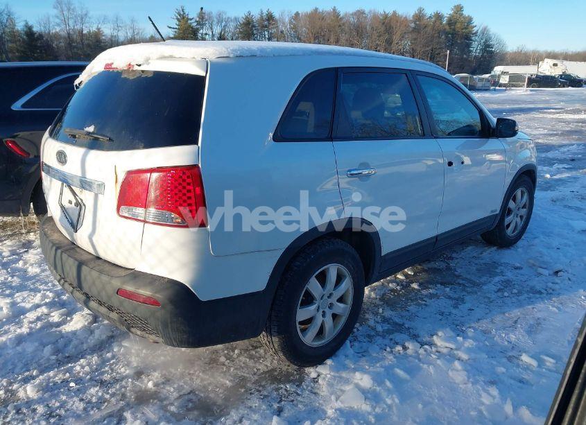 Photo 4 of 2012 Kia Sorento LX (VIN 5XYKTCA67CG276386)