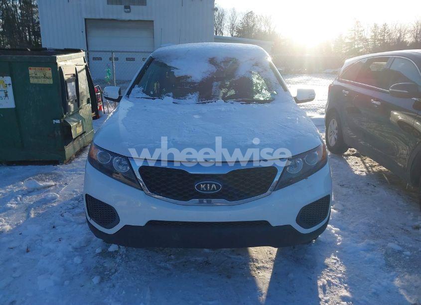 Photo 6 of 2012 Kia Sorento LX (VIN 5XYKTCA67CG276386)
