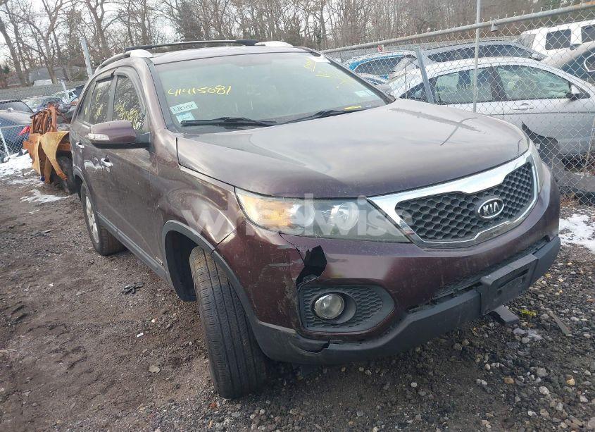 2012 Kia Sorento LX (VIN 5XYKTCA67CG279160) main photo