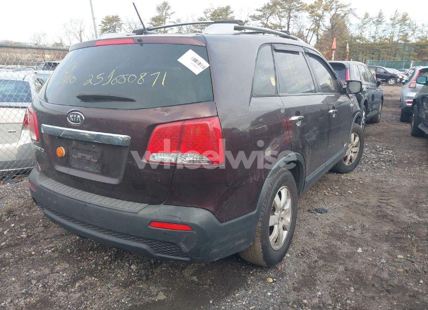 Photo 4 of 2012 Kia Sorento LX (VIN 5XYKTCA67CG279160)
