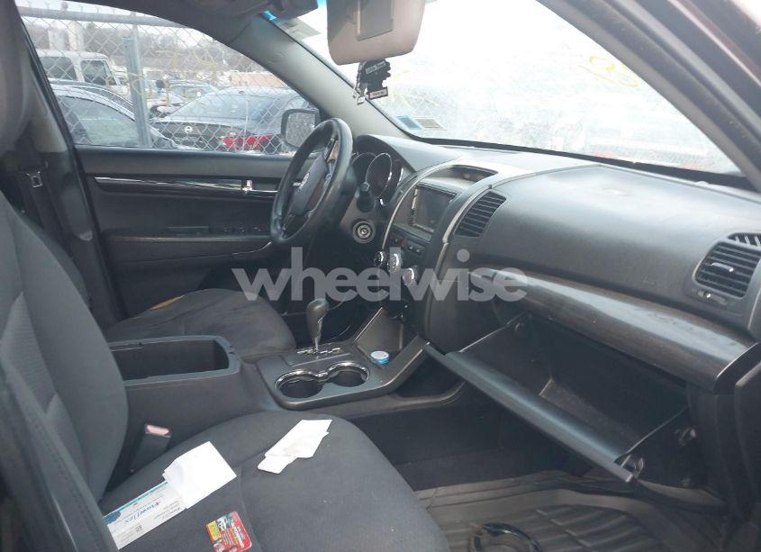 Photo 5 of 2012 Kia Sorento LX (VIN 5XYKTCA67CG279160)