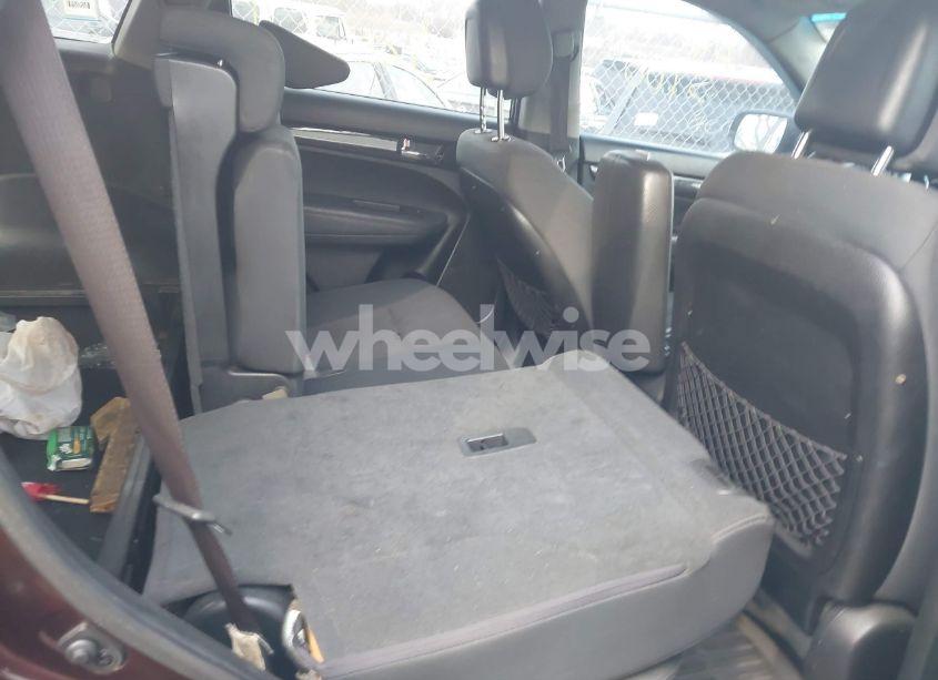 Photo 8 of 2012 Kia Sorento LX (VIN 5XYKTCA67CG279160)