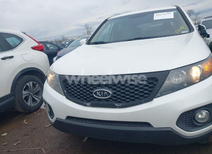 Photo 12 of 2012 Kia Sorento LX (VIN 5XYKTCA67CG308138)