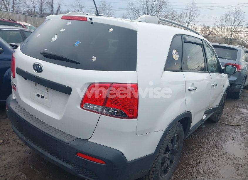 Photo 4 of 2012 Kia Sorento LX (VIN 5XYKTCA67CG308138)