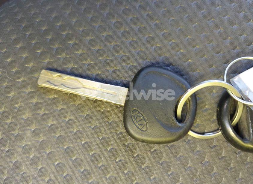 Photo 11 of 2013 Kia Sorento LX (VIN 5XYKTCA67DG310909)