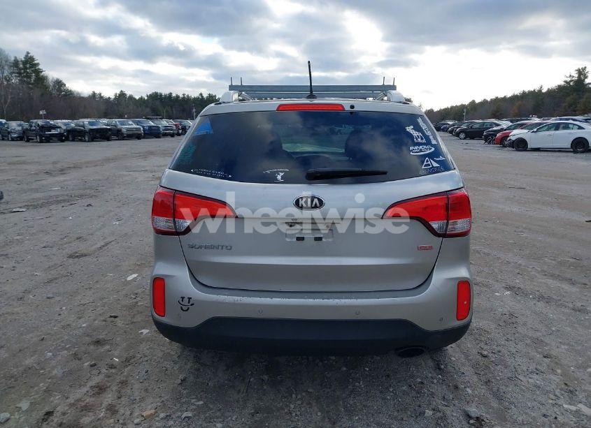 Photo 15 of 2014 Kia Sorento LX (VIN 5XYKTCA67EG438472)