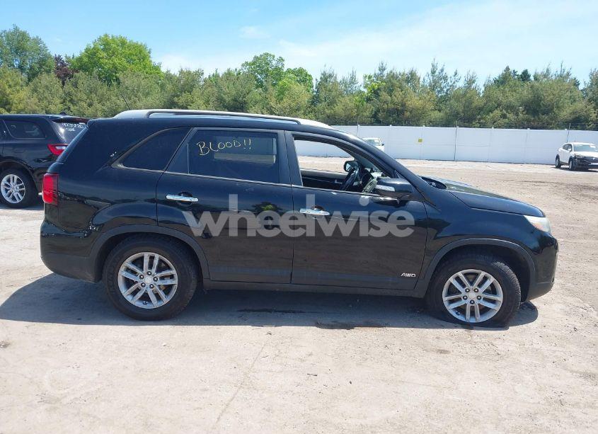 Photo 12 of 2014 Kia Sorento LX (VIN 5XYKTCA67EG484187)