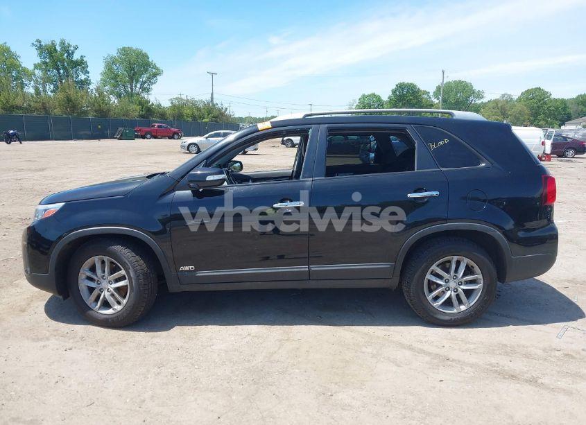 Photo 13 of 2014 Kia Sorento LX (VIN 5XYKTCA67EG484187)